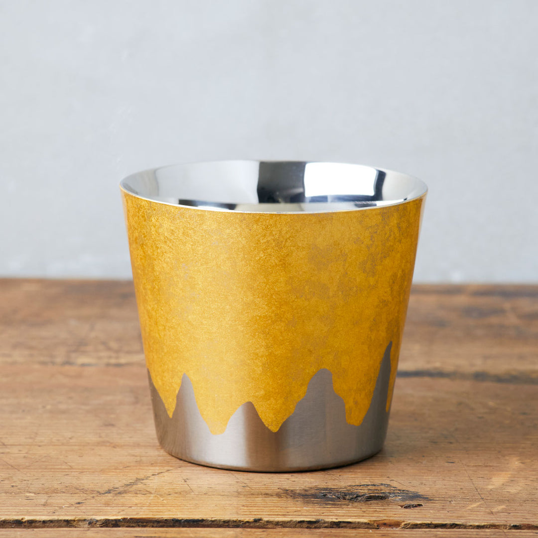 A Japanese drinkware item decorated with Fuji-inspired foil design. It is suitable for gift sales, tableware displays, home interior use, and customers looking for a refined Japanese table setting.