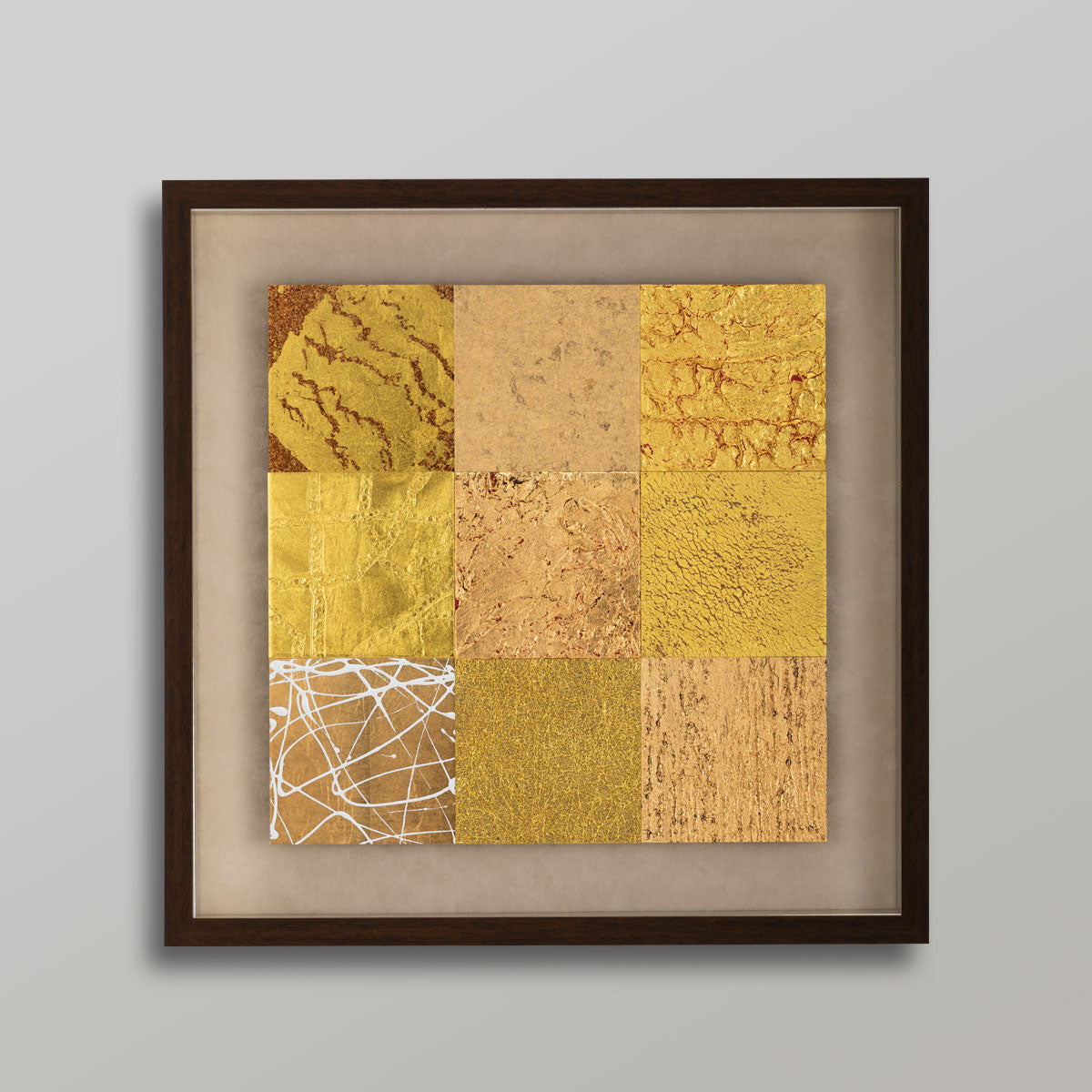 A modern foil interior art panel from Hakuichi LUXE series. The LUXE GOLD (Brown / Medium) combines metallic foil texture with a clean contemporary design, making it suitable for hotels, gift spaces, offices, and premium gift d