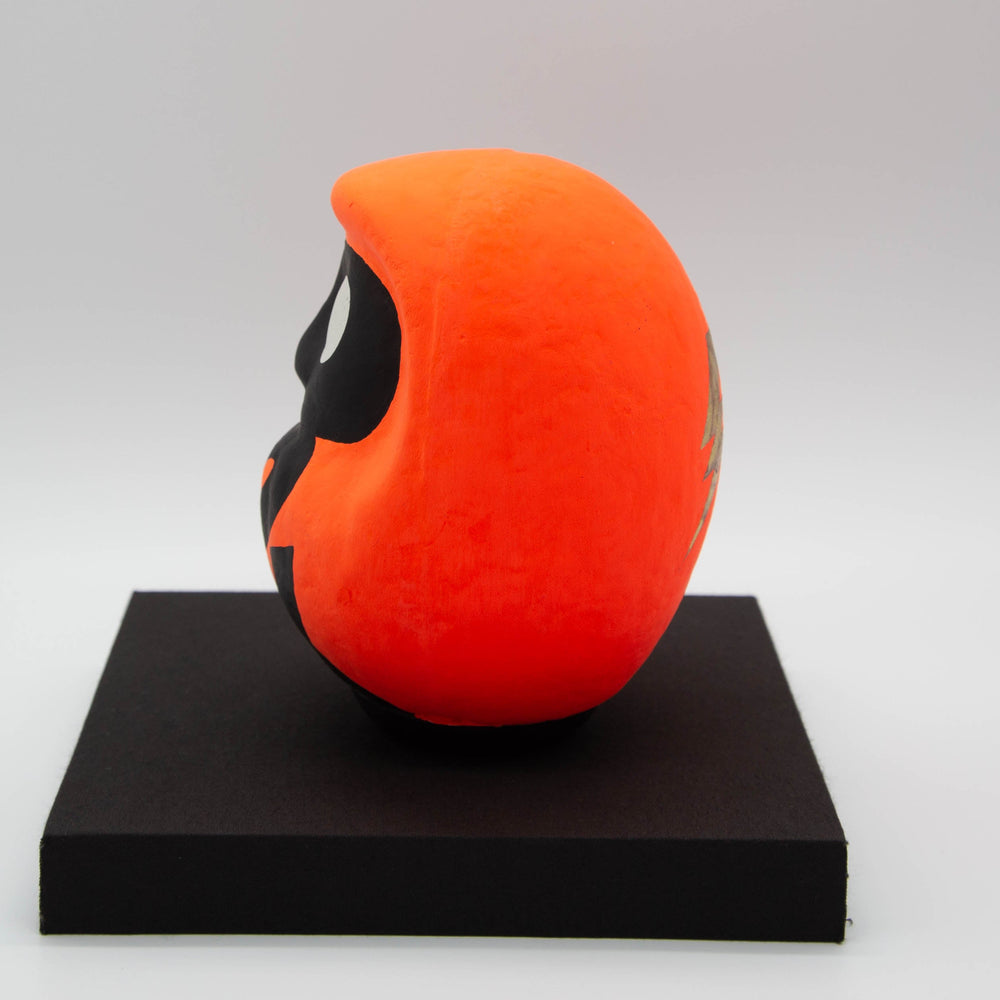 KEN IKEDA DARUMA bibit Type:& – Size 5 (approx. 15 cm) with Pedestal